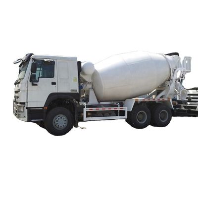 Un bon prix. Sinotruk Howo 15 CBM Camion de mélangeur de béton auto-chargé 6x4 avec moteur WEICHAI en ligne