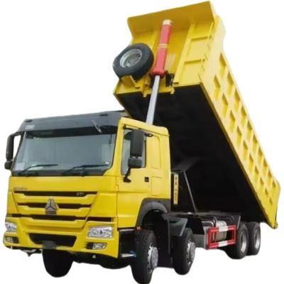 Un bon prix. Camion à décharge Sinotruk d'occasion Howo 371 375 Weichai Camion à décharge 6x4 300-400L réservoir de carburant en ligne
