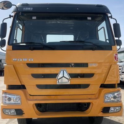 Un bon prix. 10m3 Sinotruk camion à bascule 6x4 diesel 40 tonnes camion à décharge articulée 10 pneus en ligne