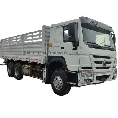 Un bon prix. Sinotruk HOWO 6X4 371HP 20-30t camion de chargement de clôture 3 essieux utilisés remorque à barre de traction en ligne