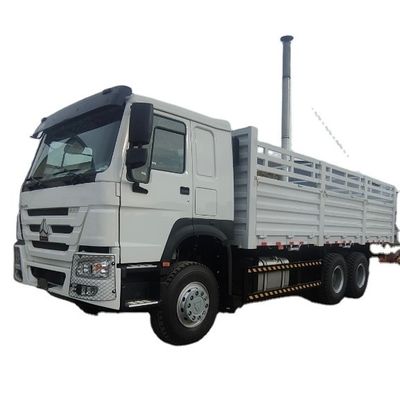 Un bon prix. Sinotruck HOWO 6X4 371HP camion de chargement à clôture, 3 essieux remorque à barre de traction À vendre en ligne