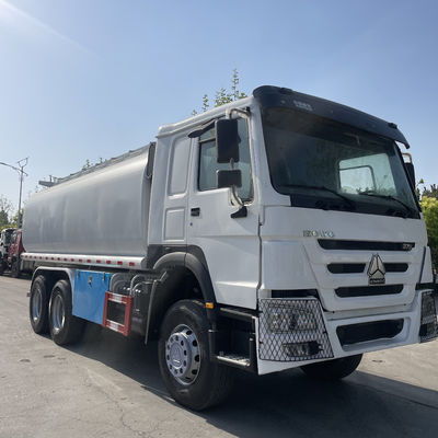Un bon prix. 6x4 15000L camion-citerne LHD/RHD 12.00R20 personnalisable avec 3 ensembles de soupapes sous-marines en ligne