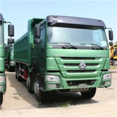 Un bon prix. Sinotruk Howo375hp 8x4 à traction gauche camion à bascule utilisé avec 12 pneus et boîte de chargement à 4 axes Longueur 7.2-8.2m personnalisable en ligne