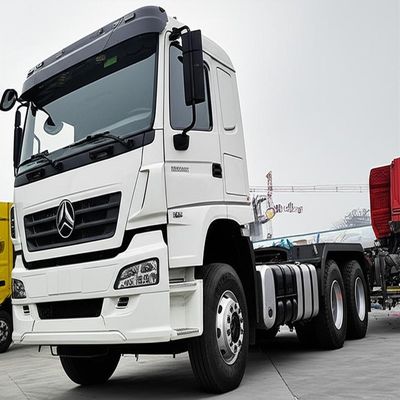 Un bon prix. Tracteur routier Shacman F3000 avec une puissance de 351 ch à 460 ch et des pneus 315/80R22.5 en ligne